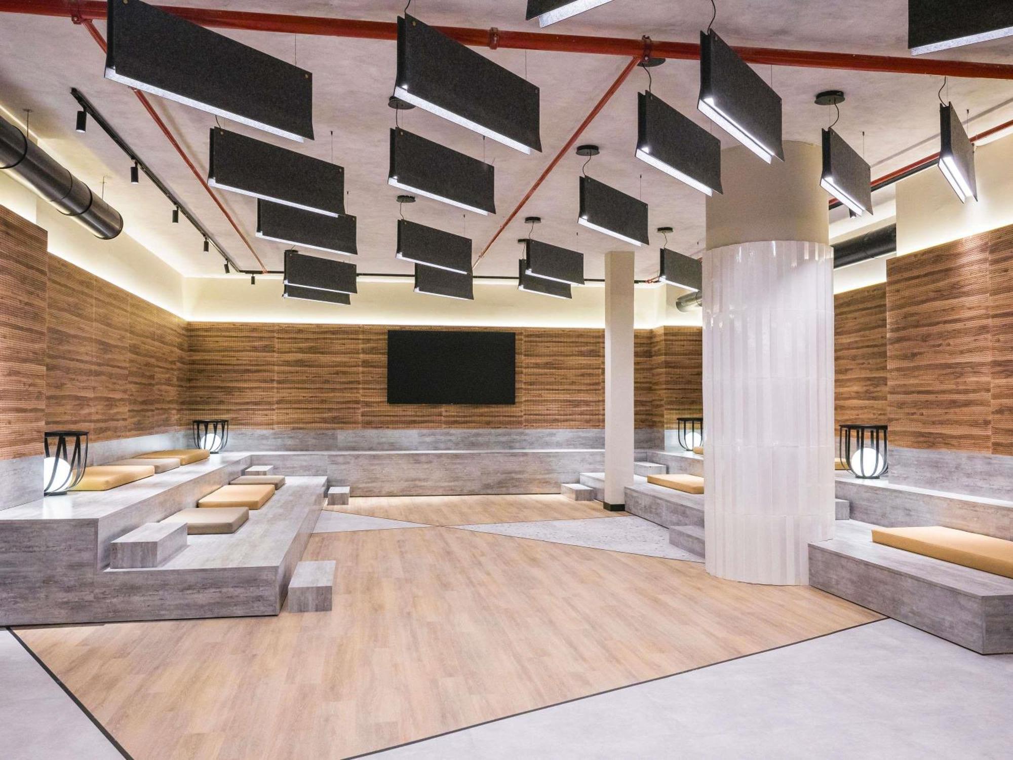 Expo Hotel 4*